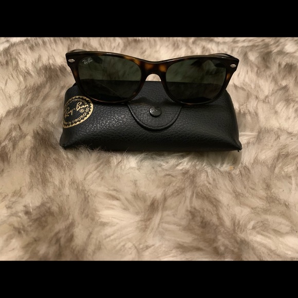 Ray-bans wayfarer - Picture 1 of 2